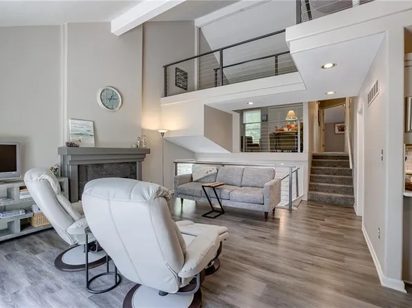 6001 N Kansas Ave, Gladstone, MO 64119