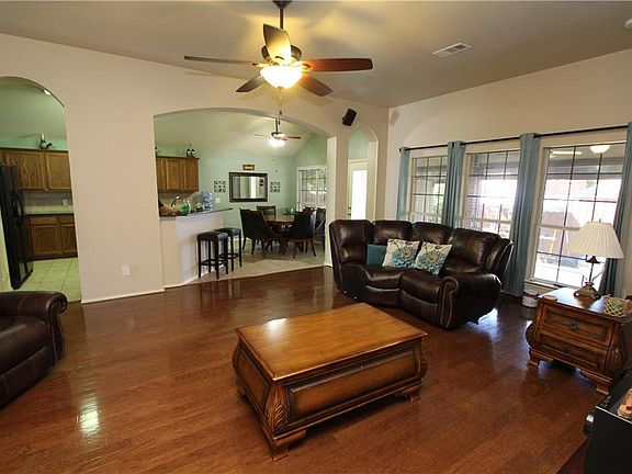 4th image of 7613 Lawnsberry Dr