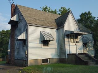 10 S Grove Ave, National Park, NJ 08063