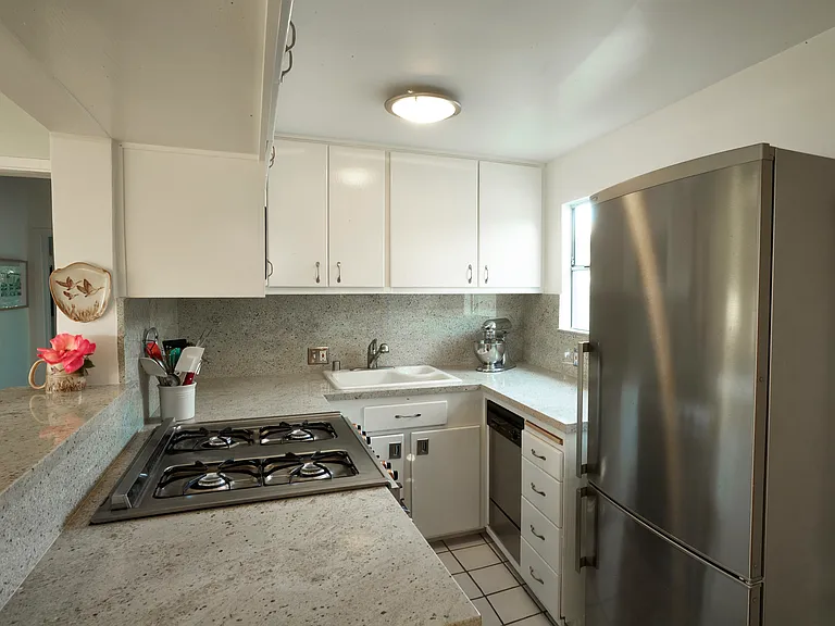 Grand Canal Ct — Photo 9