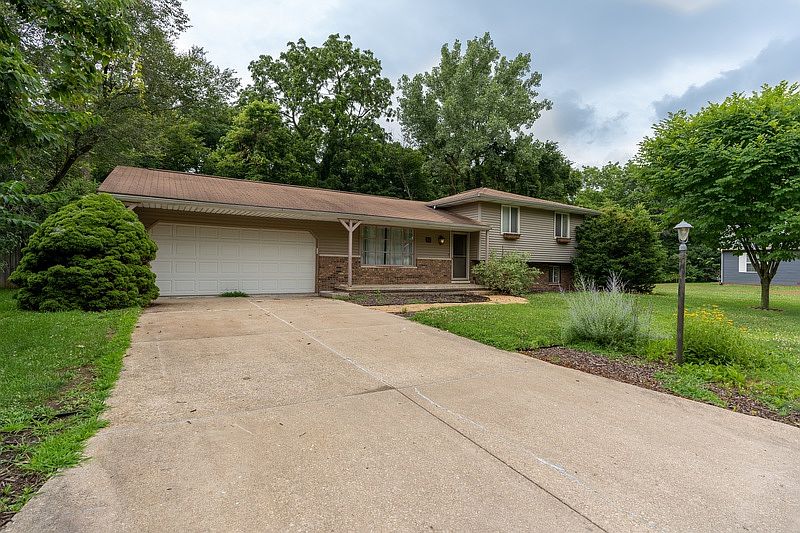 1st image of 13 Tanglewood Ct