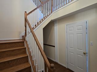 21931 Thompson Sq, Sterling, VA 20166