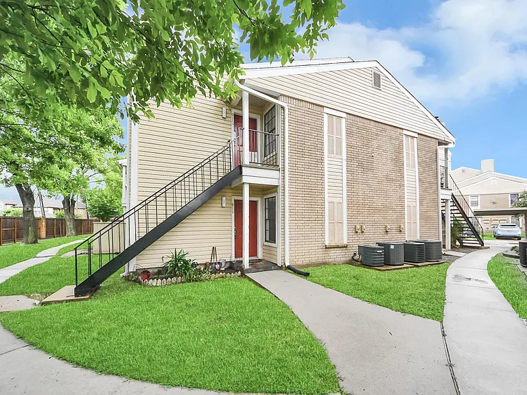 2750 Holly Hall St #911 — Photo 3