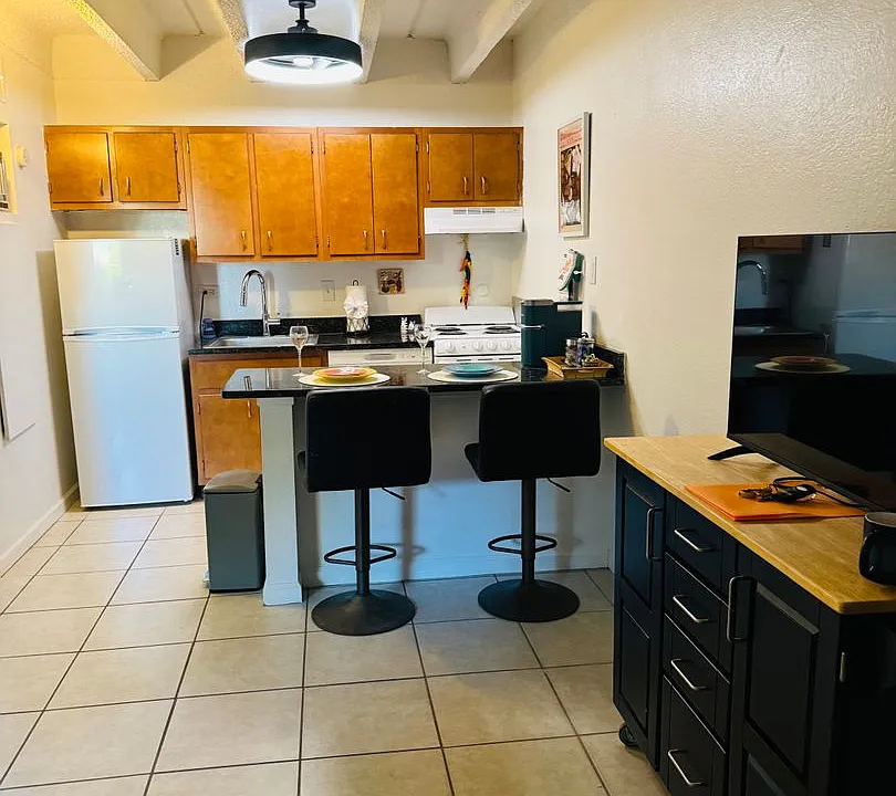 1100 Alvarado Dr SE #306