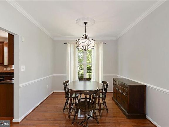 4th image of 8212 Kerfoot Dr