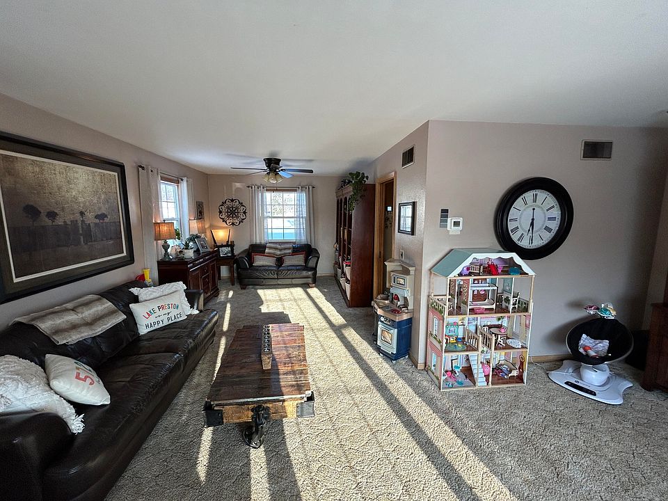 104 Main Ave N, Lake Preston, SD 57249 Zillow