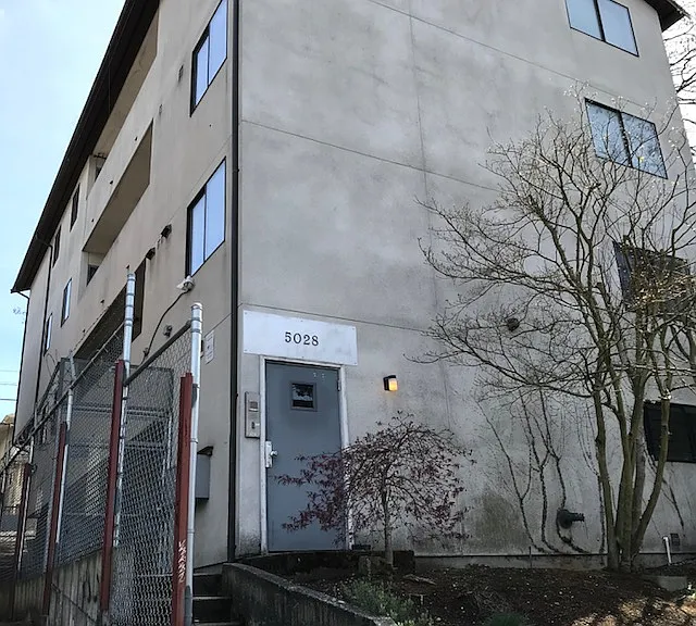 5028 11th Ave NE #13 — Photo 1