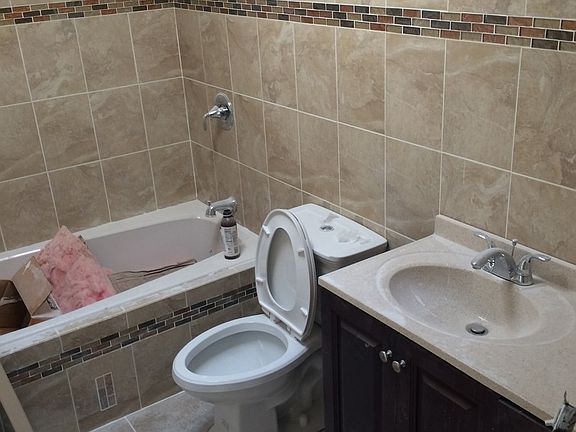 5th image of 561 E 81st St