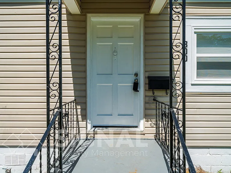 300 Norwood Ave — Photo 20