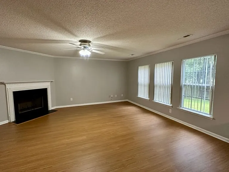 5091 Ballantine Dr — Photo 29