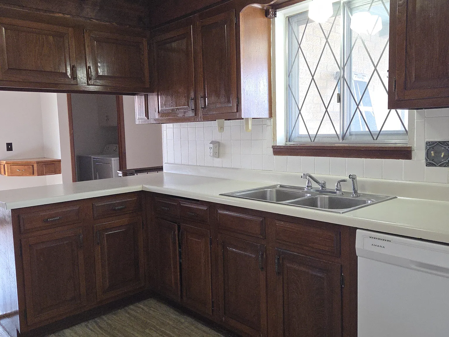 3 bed, 2.5 bath, 2208 sqft, $1,800 — Photo 2