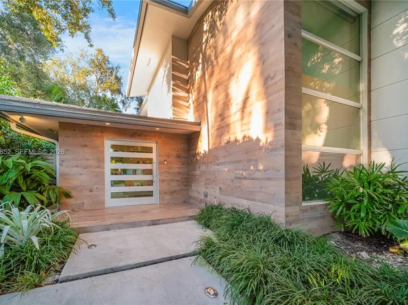 79 W Shore Dr, Miami, FL 33133