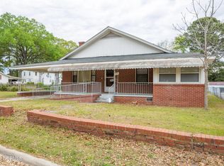 520 McKoy St, Clinton, NC 28328