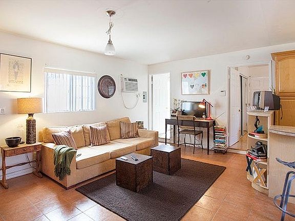 5th image of 3828 Revere Ave
