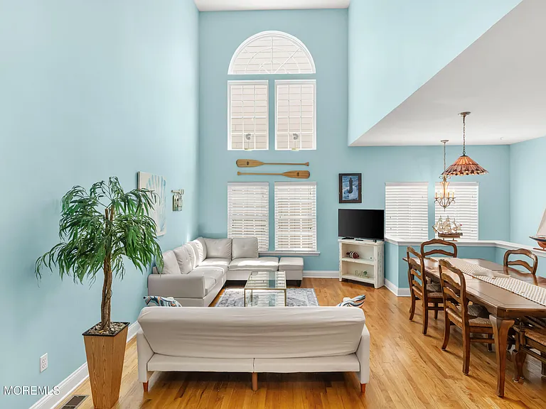 15 Sumner Ave #12 — Photo 9