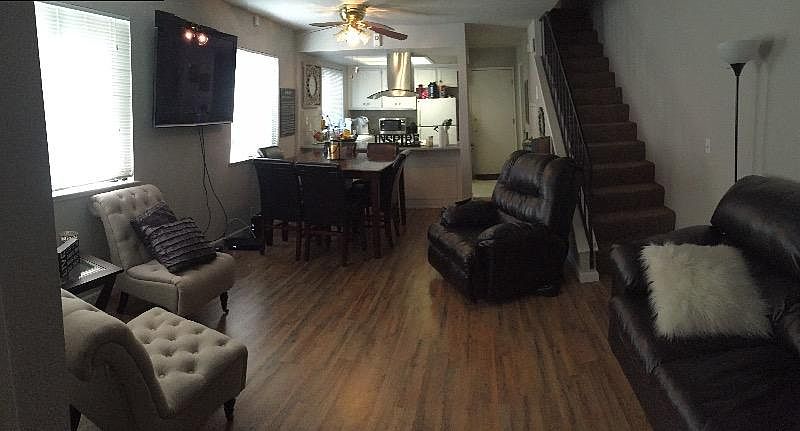 2nd image of 806 25th St APT B