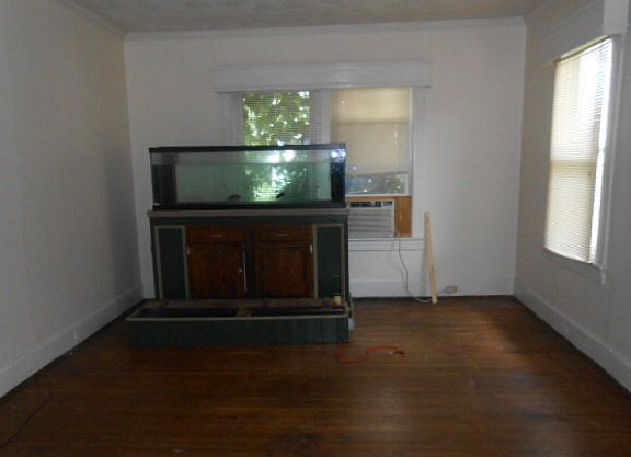3rd image of 1711 N Main St