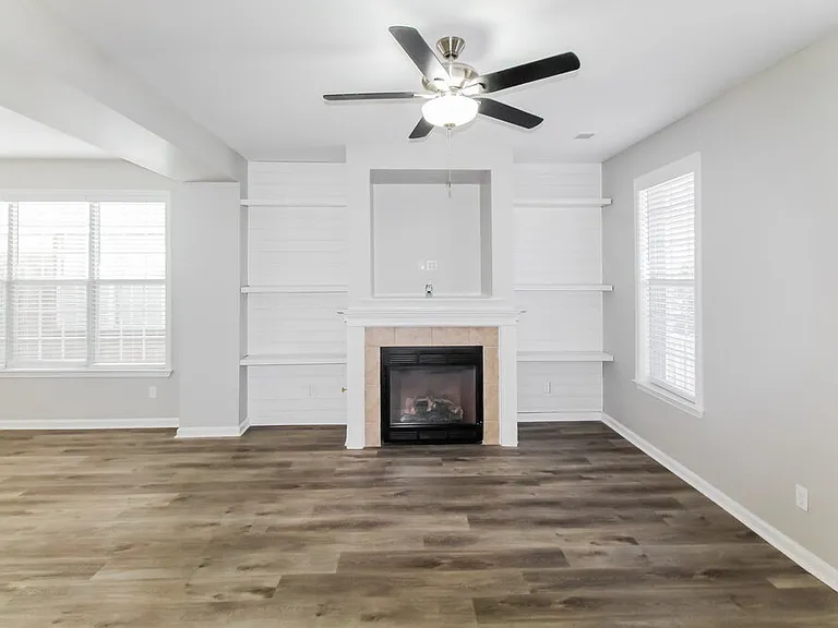 8565 Griffin Park Dr — Photo 5