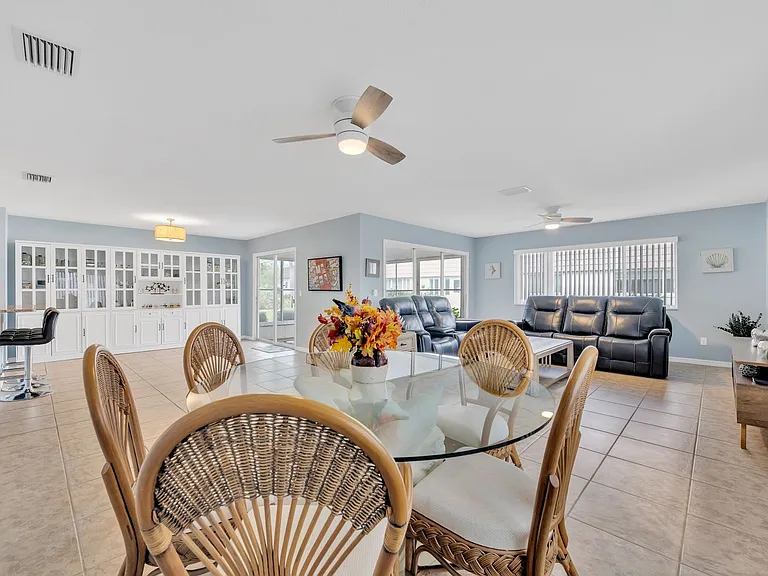 2401 Riverbluff Pkwy #V-240 — Photo 43