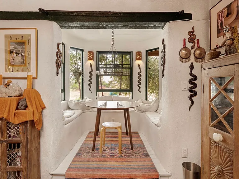 Breakfast nook