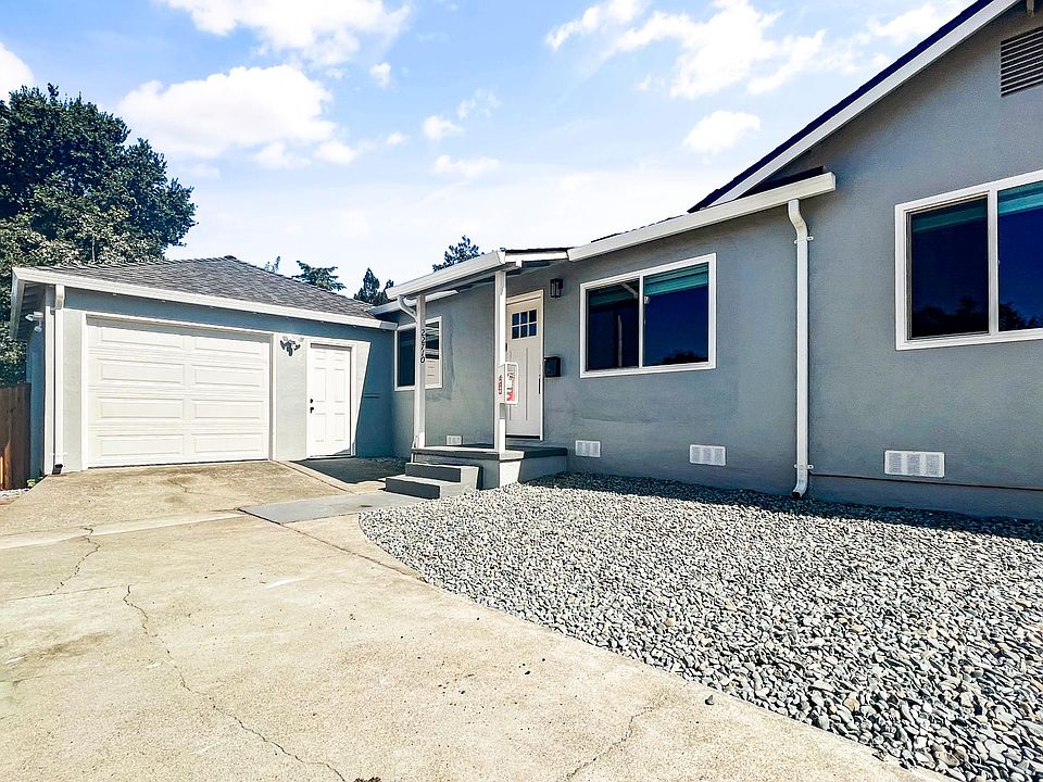 Front of house with Tatum 2nd parking space