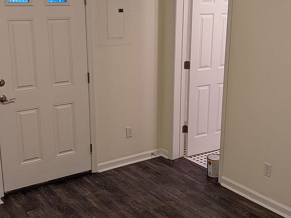 5th image of 914 Hawthorne St #1