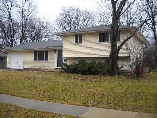 1st image of 723 S Salem Ct