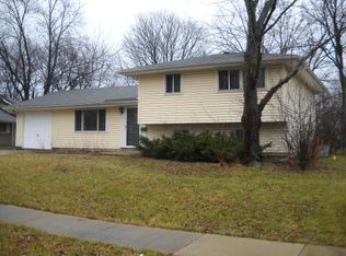 723 S Salem Ct, Schaumburg, IL 60193