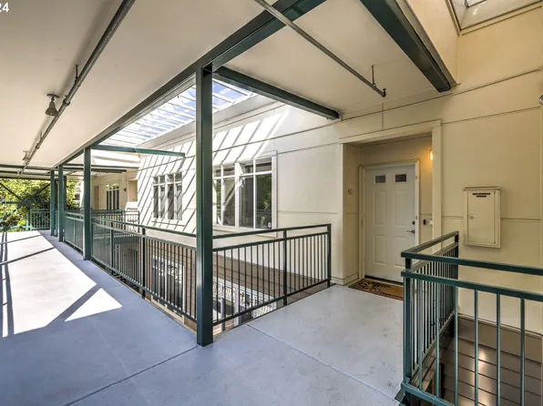 1815 SW 16th Ave APT 401, Portland, OR 97201