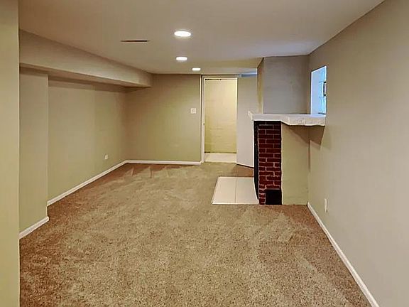 3rd image of 5419 N Nagle Ave