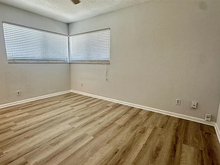1900 NE 29th St #2C — Photo 8