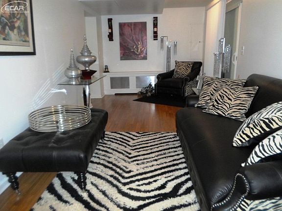 4th image of 2089 Thistlewood Dr
