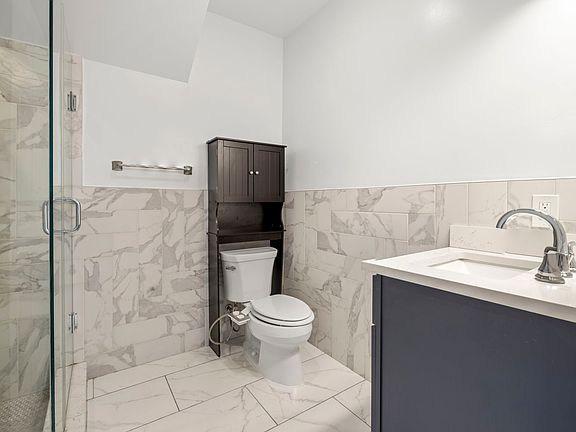 4th image of 360 Lafayette Ave Floor 1