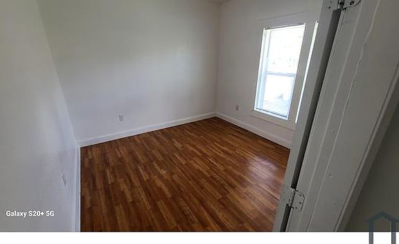 3rd image of 544 W Hancock St