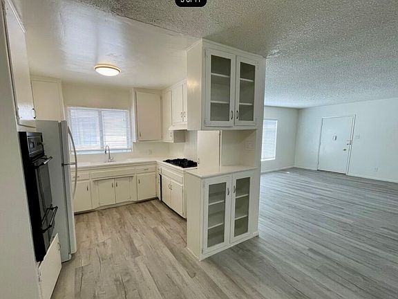 3rd image of 1042 S Bedford St #922-5