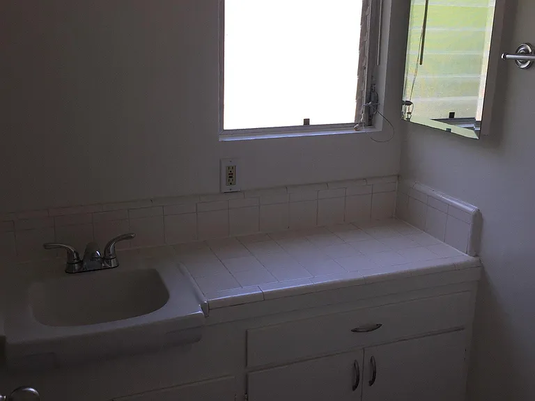 12030 Goshen Ave #6 — Photo 6