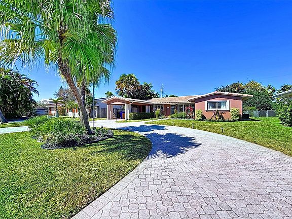 3rd image of 241 Corsair Avenue