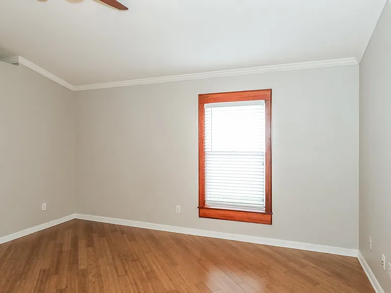25213 Hyde Park Blvd — Photo 10