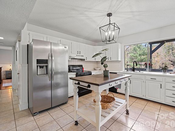 3rd image of 350 21st Avenue Dr NW