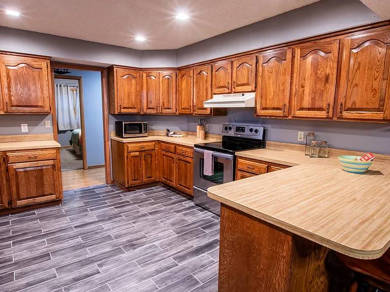 37 Churchill Dr — Photo 15