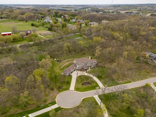 7 Woodhill Cir, Verona, WI 53593