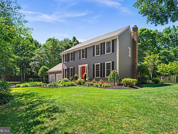 4th image of 236 Ambleside Dr