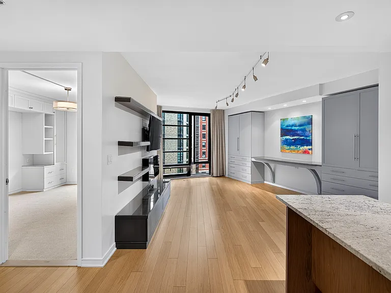 580 Washington St #5E — Photo 15