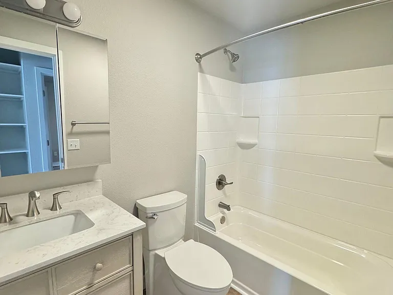 221 E 12th Ave #9 — Photo 9