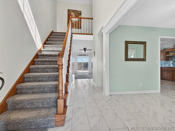 5th image of 3730 E Mountain Rd