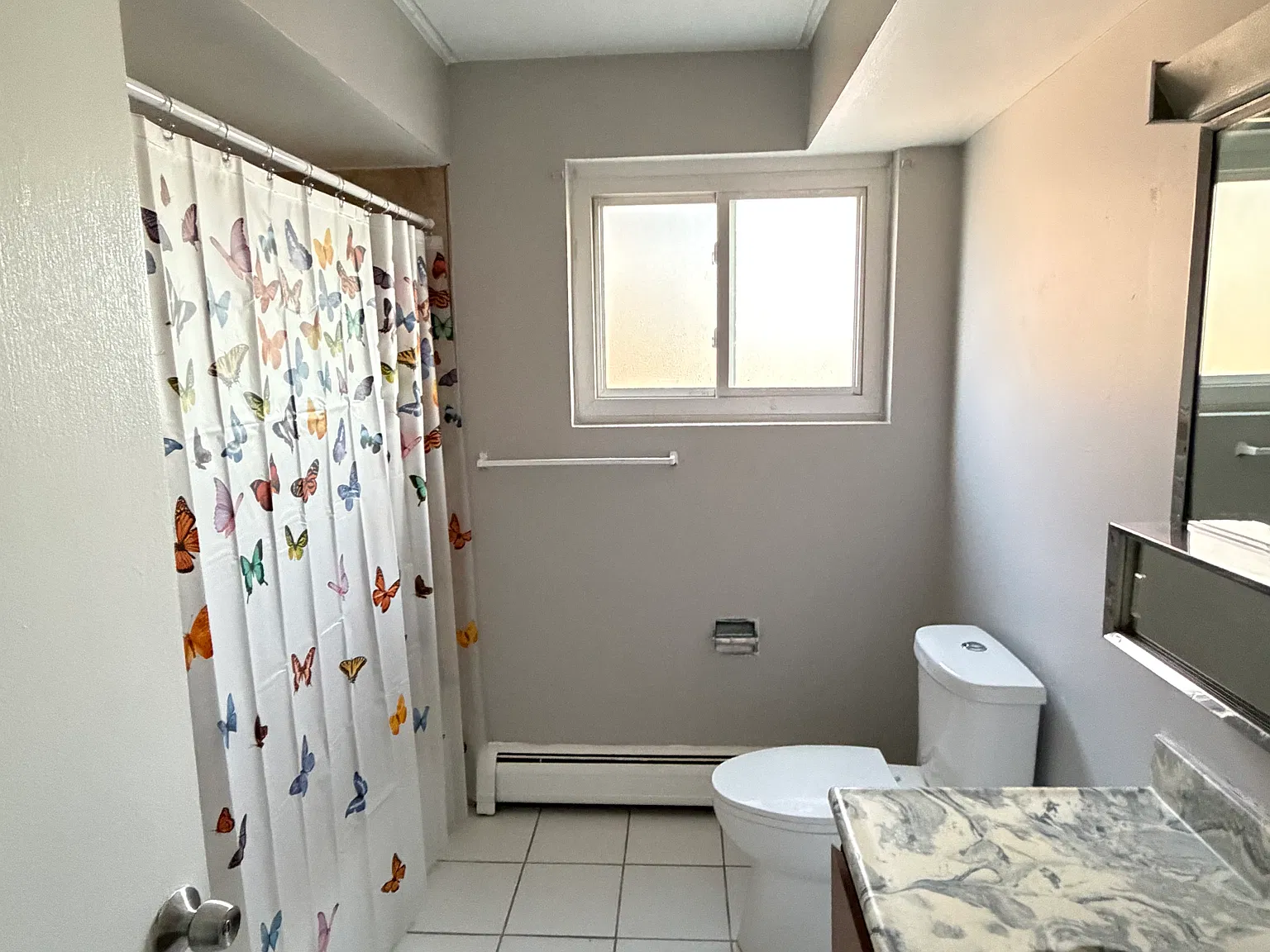 1 bed, 900 sqft, $1,350 — Photo 3