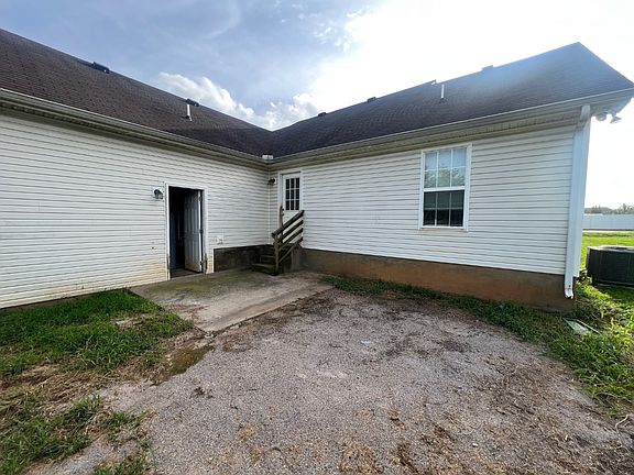 3rd image of 115 McRae Ct
