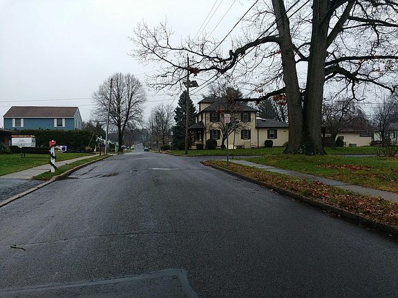 5th image of 43 Bradford Ave