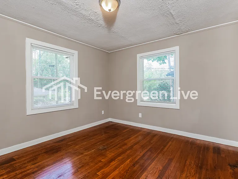 4540 Meadowridge Dr — Photo 12