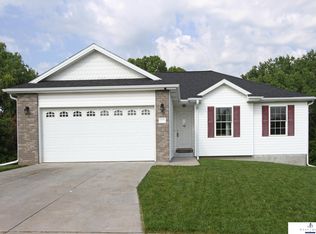 1849 NW Faesy Pl, Lincoln, NE 68528